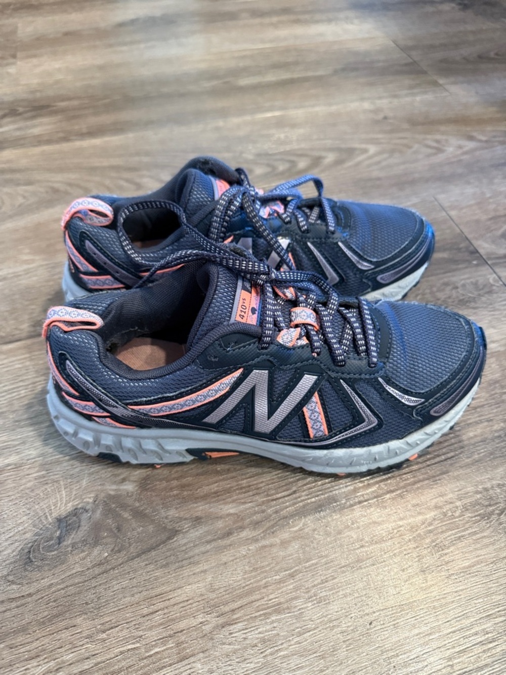 New Balance 410v5 Women's All Terrain Hiking Trail Shoes Size 7